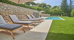 Vue jardin & piscine