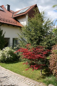 Freistehendes, komfortabel eingerichtetes Ferienhaus  mit herrlichem Garten