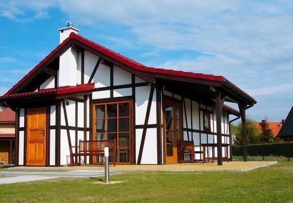 Exterior view (small)