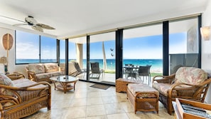 Porcelain tile flooring throughout!