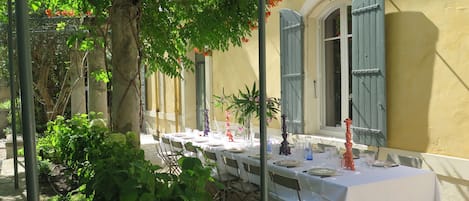 Terrace in front of the house (seats 20 + 6 on round table)