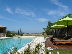 Location vacances LACOSTE mas à louer belle vue