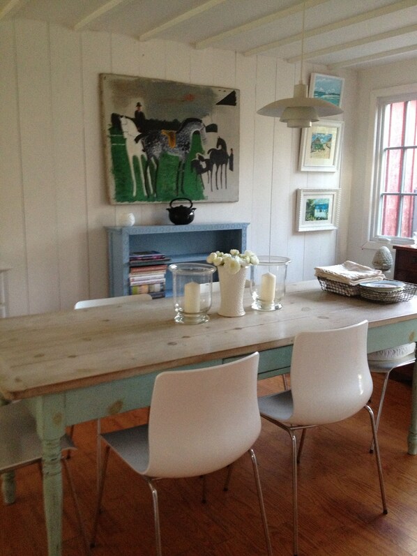 Dining room directly off open kitchen and living room