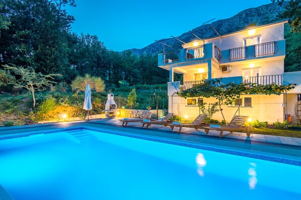 Villa with 4 bedrooms and private pool