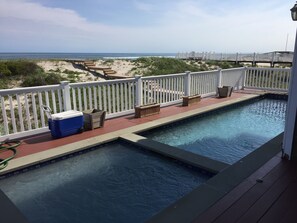 Pool and jacuzzi 