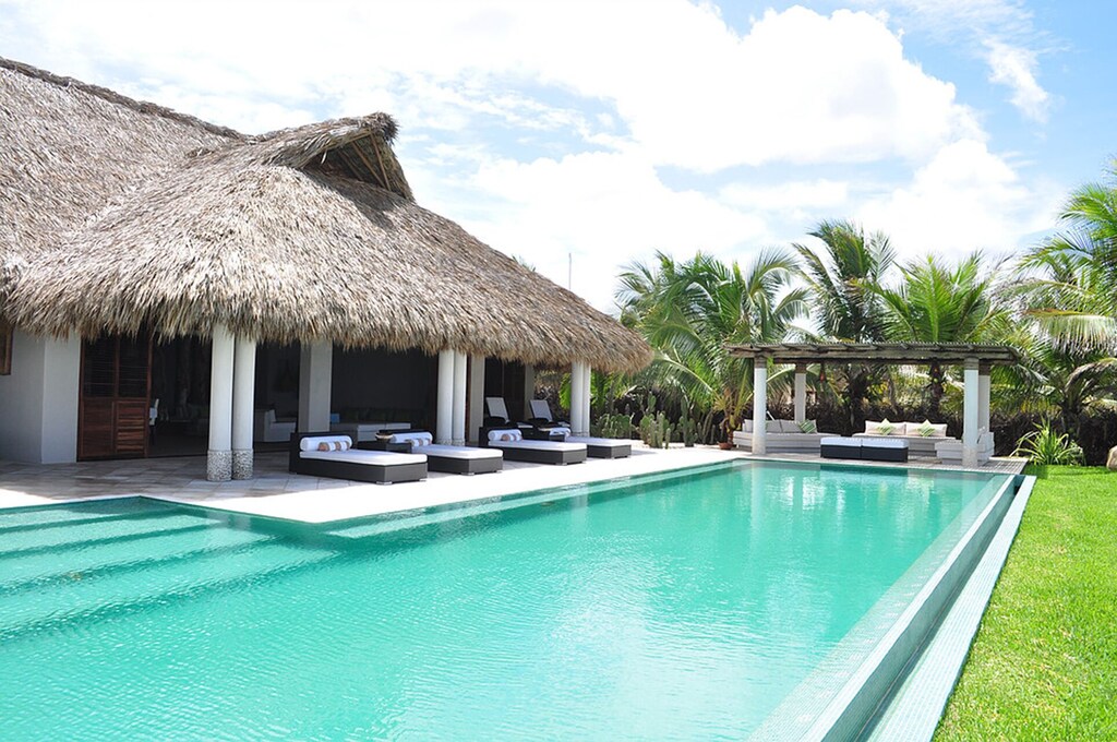 Casa Del Mar is a luxury oceanfront villa located in Puerto Escondido