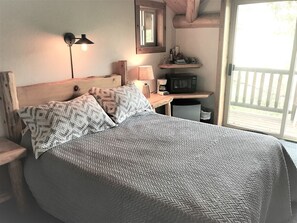 Queen size bed and one twin size bed