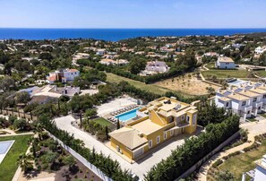 Carvoeiro rentals Villa Mediterraneo drone2