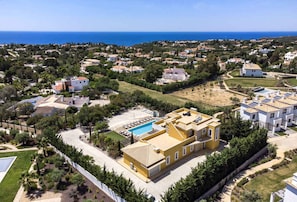 Carvoeiro rentals Villa Mediterraneo drone2