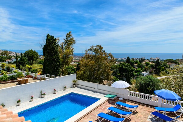 Pool and Sea Views