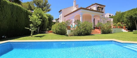 Stunning villa with private gardens and swimming pool