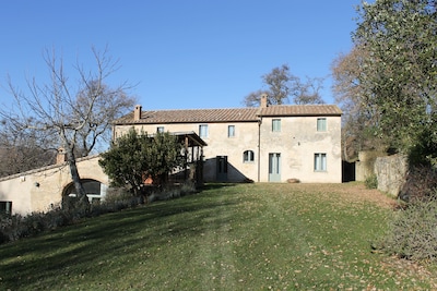 Tenuta Le Querce, a splendid property in the Val d'Orcia free wifi free parking