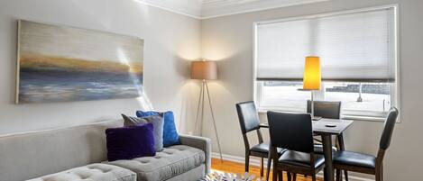 Brookwood Courtyard Condos - Designer Living Room