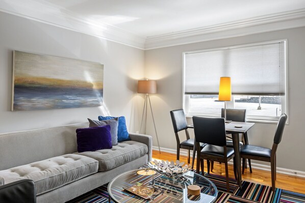 Brookwood Courtyard Condos - Designer Living Room
