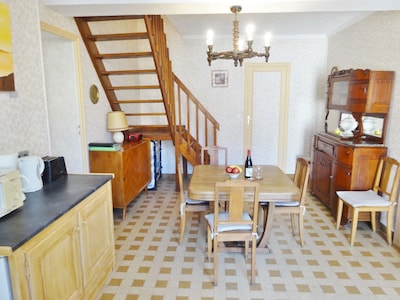 Two-bedroom house in a charming canal village, Burgundy, France with free wifi