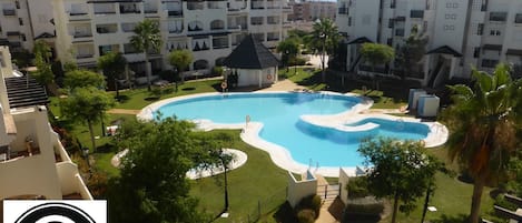 Panoramica piscina principal