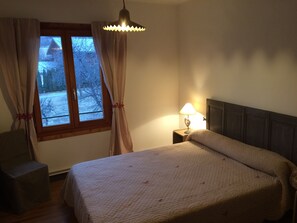 Room 2 in the southeast apartement