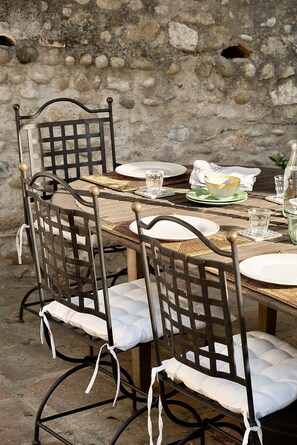 Dining detail