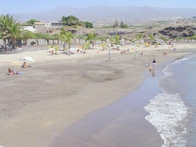 Playa San Juan, 2 room apartment close to the beach me WiFi