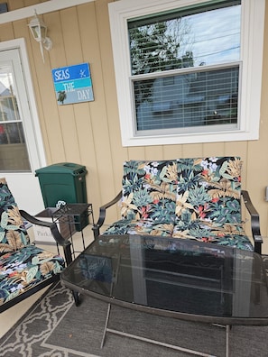 Sitting area for conversation and relaxing. 