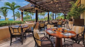 Aramara dining patio