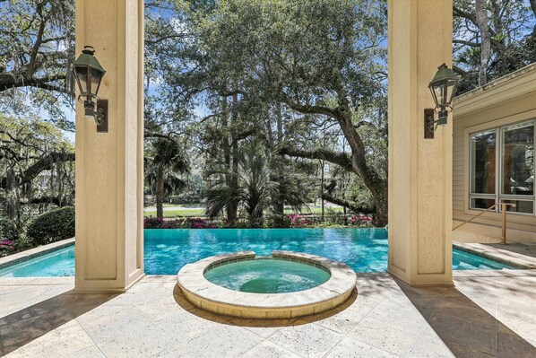 Hot Tub and Infinity Edge Pool at 9 Beach Lagoon