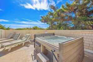 Surf or Sound Realty - 755 - Landfall - Hot Tub