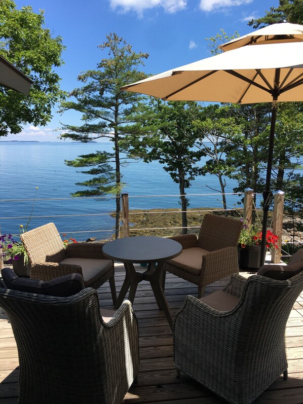 Upper deck off DR-new deck furniture on both decks