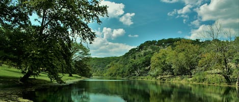 Gorgeous Riverfront
