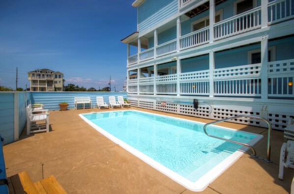 Surf-or-Sound-Realty-Tropical-Paradise-595-Pool