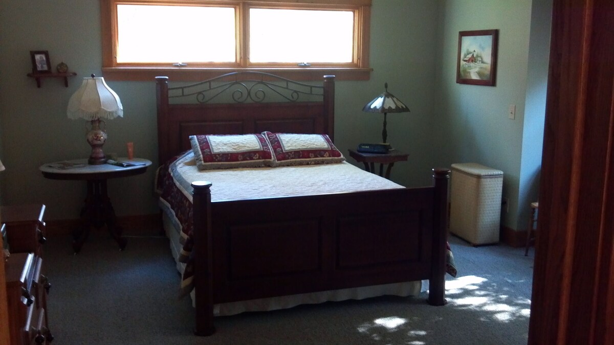 Arts And Crafts  Home Close To Clemson, Golfing, Hiking, Boating And Rafting