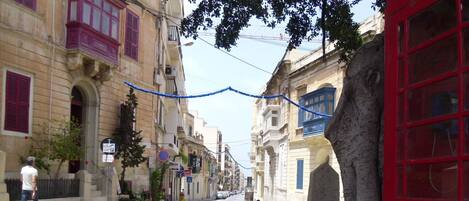 View of the street leading down to the sea. Apartment situated 50 metres away.