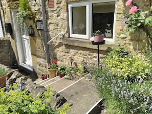 Nice little steps going down to the Lodge, with a hand rail fitted on the right.