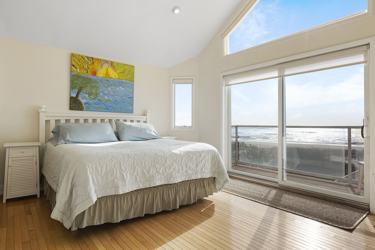 OCEANFRONT BEACH HOUSE! POOL & HOT TUB FACING THE OCEAN, CALL FOR LAST MIN DEAL!