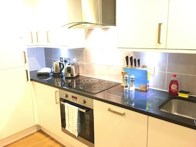 Modern Apt in Bayswater Central London FREE WIFI &AIRCON by City Stay London