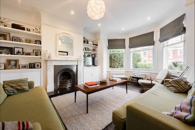 Gorgeous, 4 Bed Victorian House in North West London - Family Friendly, Sleeps 7