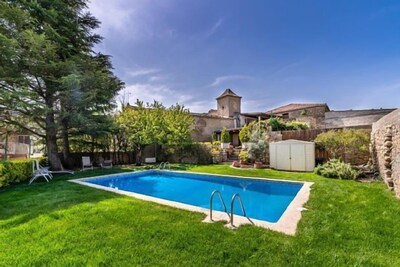 Casa rural (alquiler íntegro) ideal para familias a una hora de Barcelona. 