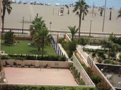 Fantastic frontline beach Apartment in Roquetas de Mar, Almería