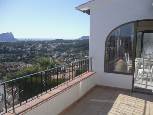 Private terrace to apartment