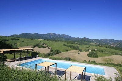 Appartamento con piscina vicino Urbino/Gubbio/mare