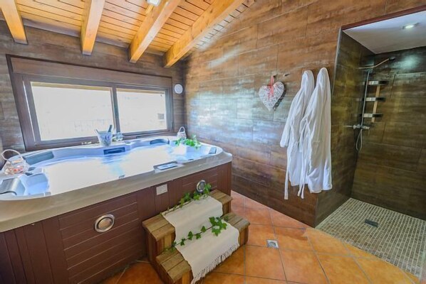 Jacuzzi privado de Tenguerengue con vistas, ducha y TV de 45 pulgadas