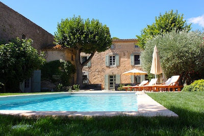 Haus mit viel Charme und großem Pool