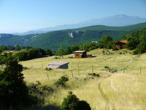 Ferienhaus, Chalet, Roulotte und Stall mit Blick auf den Canigou