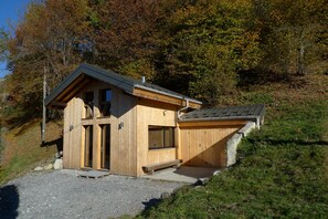 Façades sud sur la terrasse et ouest 