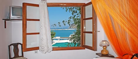 bedroom sea view