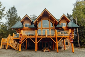 The beautiful handcrafted sprucewood logs @Cusack’s OnThe Kenai-Sprucewood Lodge
