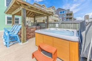 Surf or Sound Realty - 214 - Prince of Tides - Hot Tub