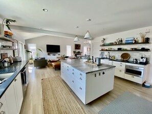 Big island with tons of space to cook & move around