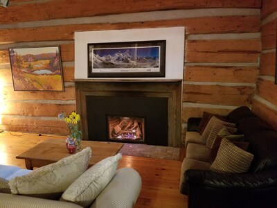 1820 Log Cabin on Private 300 acres.  Mtn biking, Hiking, x-country Skiing