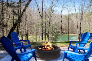 Pigeon Forge Cabin "Water's View" - Fire pit overlooking community fishing pond